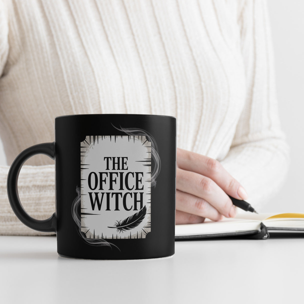 The Office Witch - Tasse mit Mystik-Design