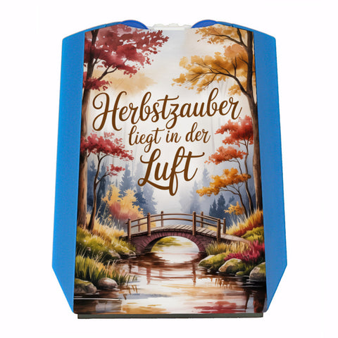 Herbstzauber liegt in der Luft Herbstliche Waldszene mit einer hölzernen Brücke Magnet