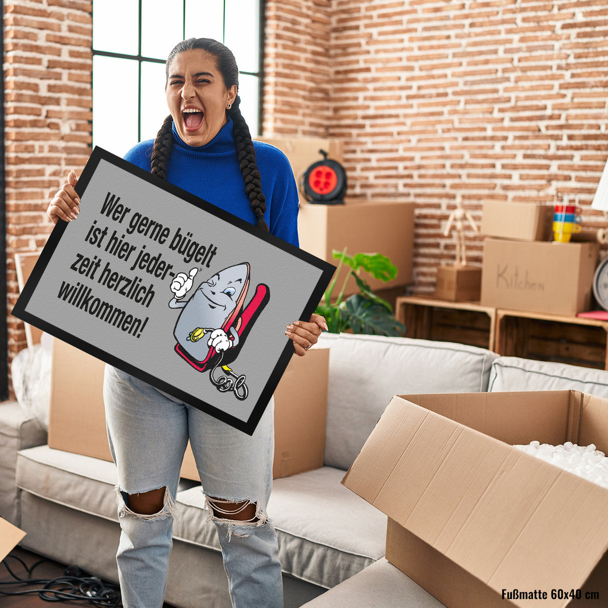 Lächelndes Bügeleisen Fußmatte in 35x50 cm mit Spruch: Freunde des Bügelns willkommen!