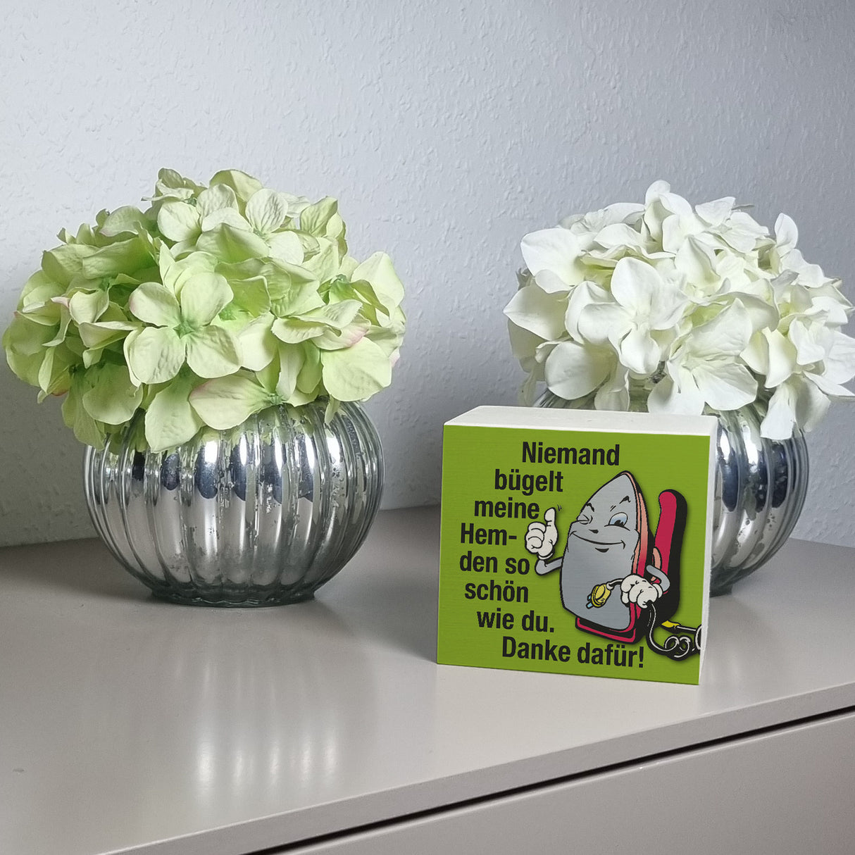 Lächelndes Bügeleisen Spardose mit Spruch: Danke fürs schöne Hemdenbügeln!