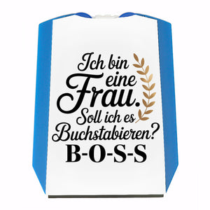 Frau ist der BOSS Parkscheibe