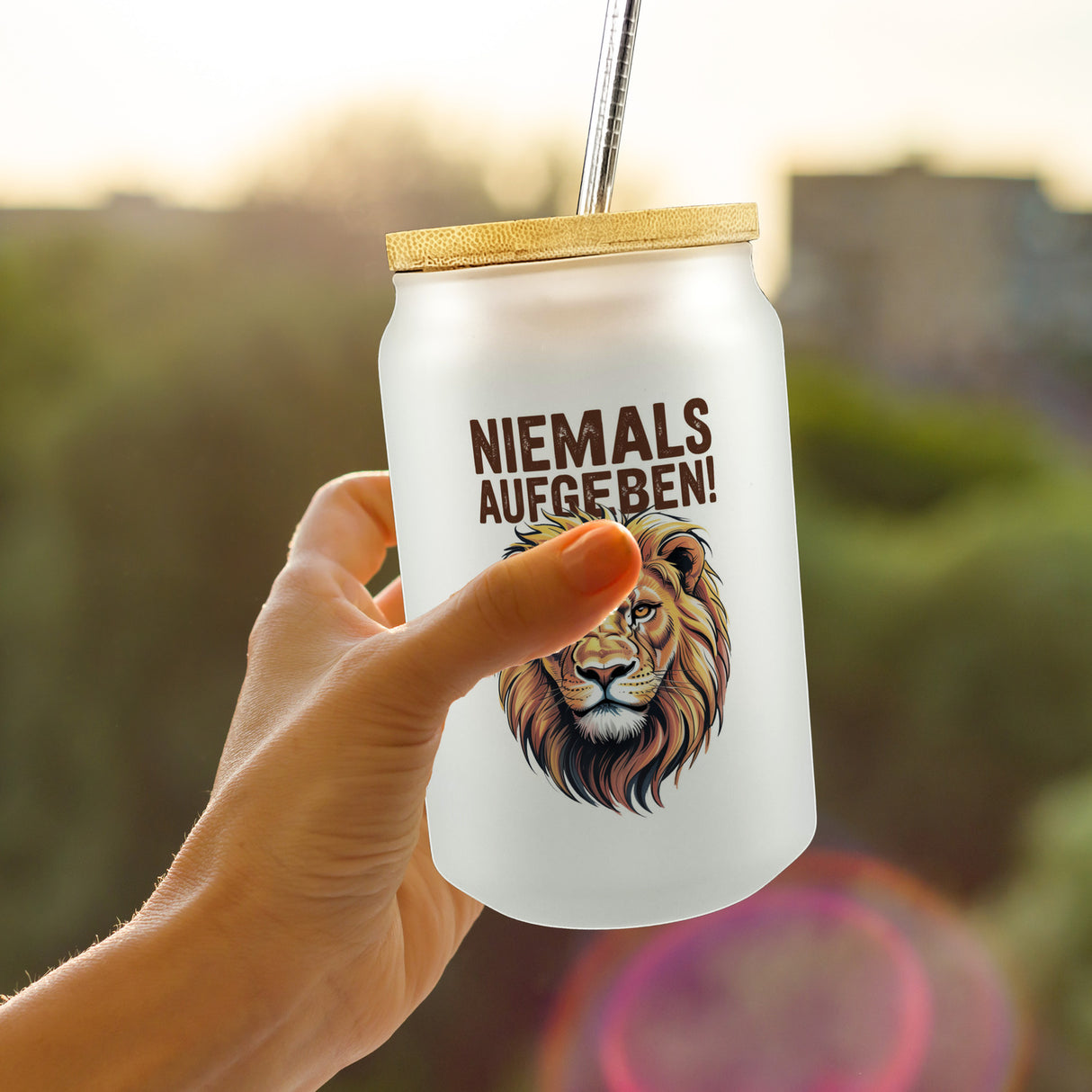 Löwenkopf Niemals aufgeben Trinkglas mit Bambusdeckel für Motivation
