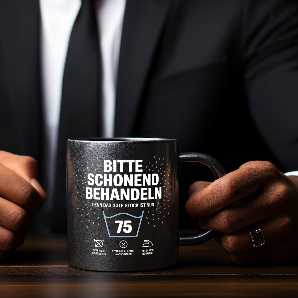 Wäschepflegeetikett Kaffeebecher bitte schonend behandeln wird 75