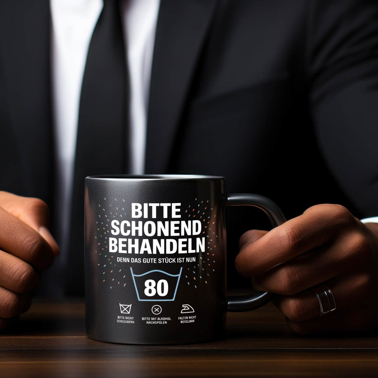 Wäschepflegeetikett Kaffeebecher bitte schonend behandeln wird 80