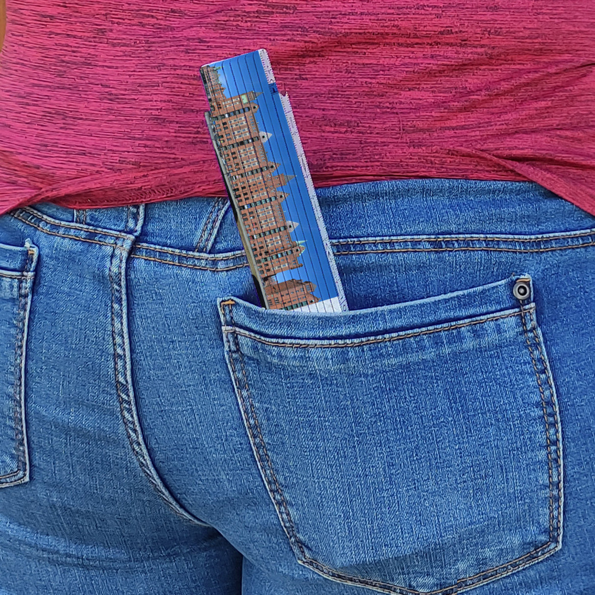 streetline Hamburg Brooktorkai Meterstab aus Holz