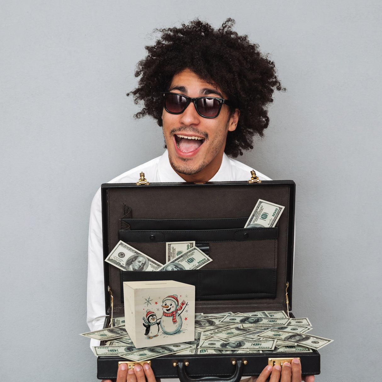 Schneemann und Pinguin mit Schneeflocken Spardose für Winterliebhaber