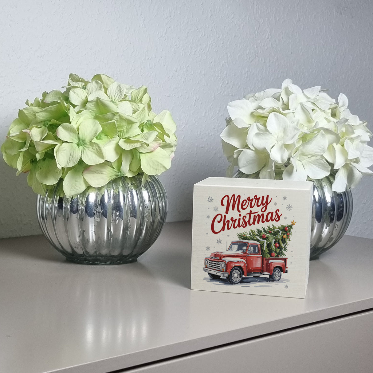 Merry Christmas Spardose mit Rotem Truck und Weihnachtsbaum