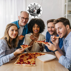 Kuh in den Bergen Wanduhr für Tier-Fans