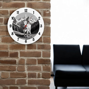 Kuh in den Bergen Wanduhr für Tier-Fans