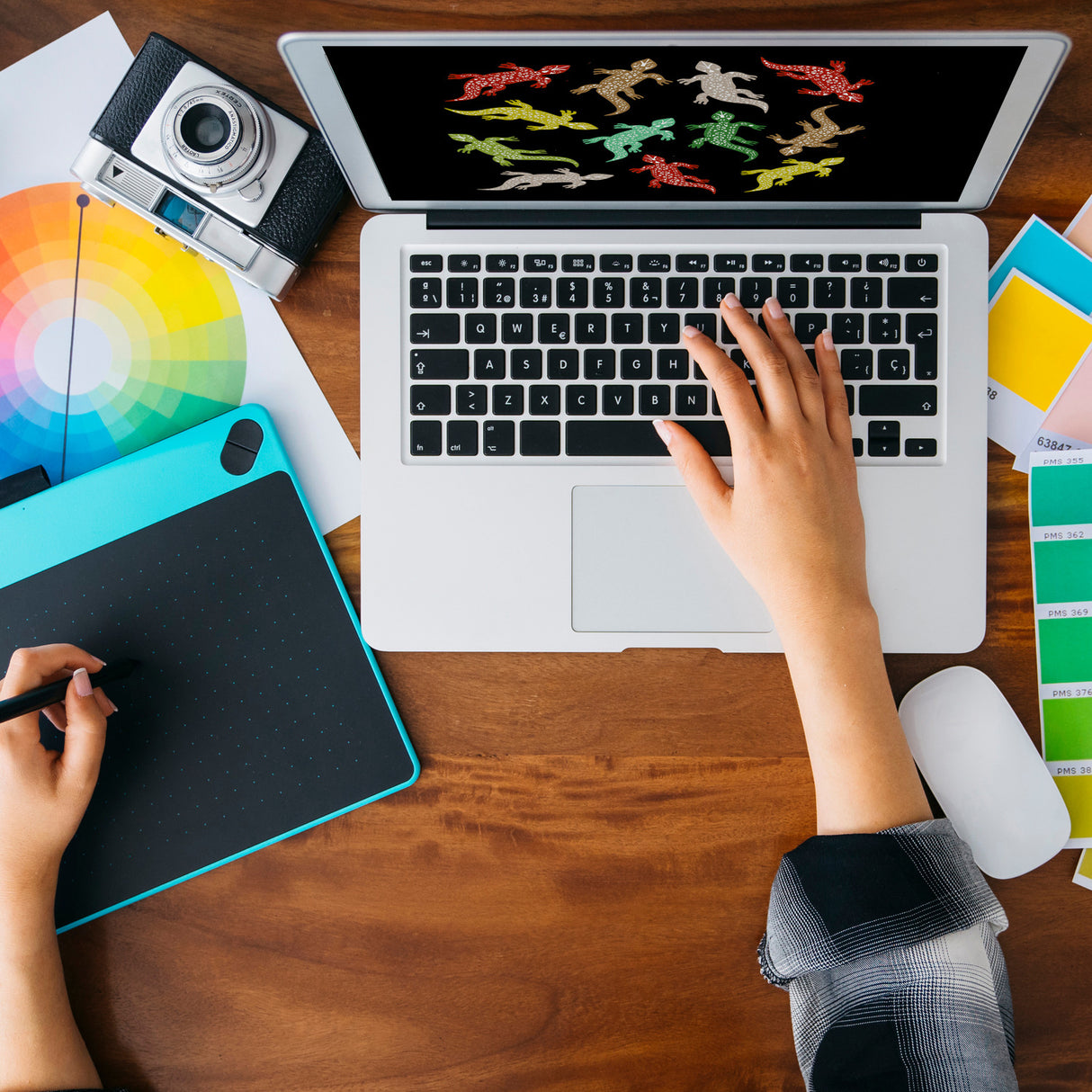 Eidechsen Tasse in Schwarz