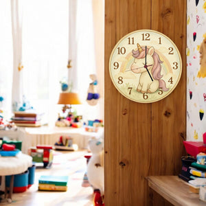 Cartoon Einhorn mit Regenbogen Wanduhr