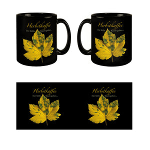 Ahornblatt Tasse in Schwarz mit Spruch: Der Stille Raum geben