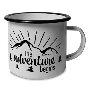 Berg mit Sonnenstrahlen The adventure begins Emaille Tasse