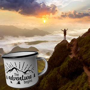 Berg mit Sonnenstrahlen The adventure begins Emaille Tasse