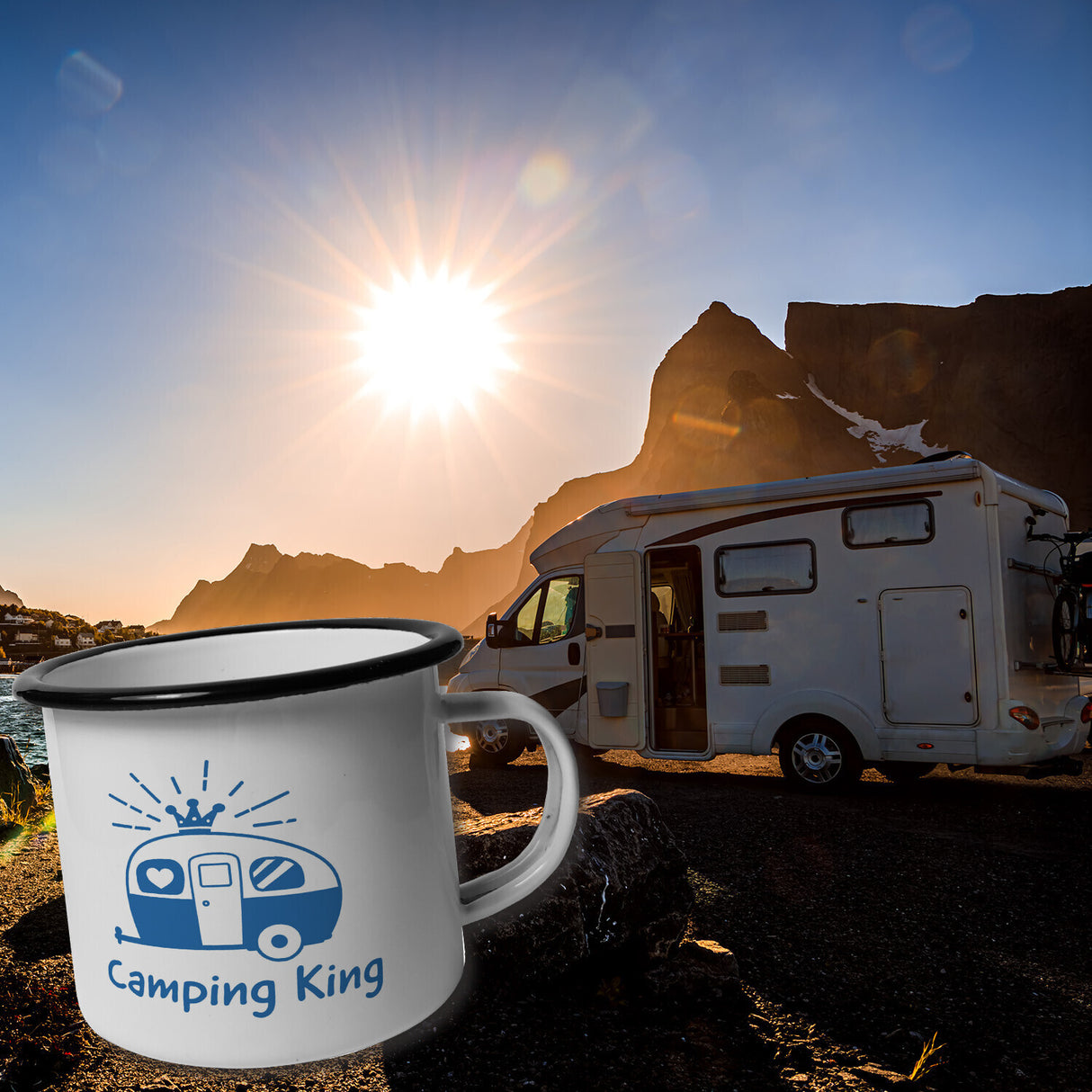 Hellblauer Wohnwagen Camping King Emaille Tasse für Camper