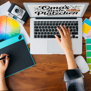 Oma's Beste Plätzchen Keksdose mit Herzen