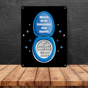 Klobrille Metallschild in 15x20 cm mit Spruch: Sei gelassen wie eine Klobrille