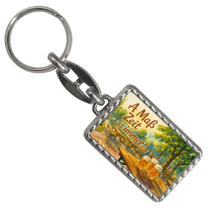 A Maß Zeit is immer! Biergarten Szene Schlüsselanhänger