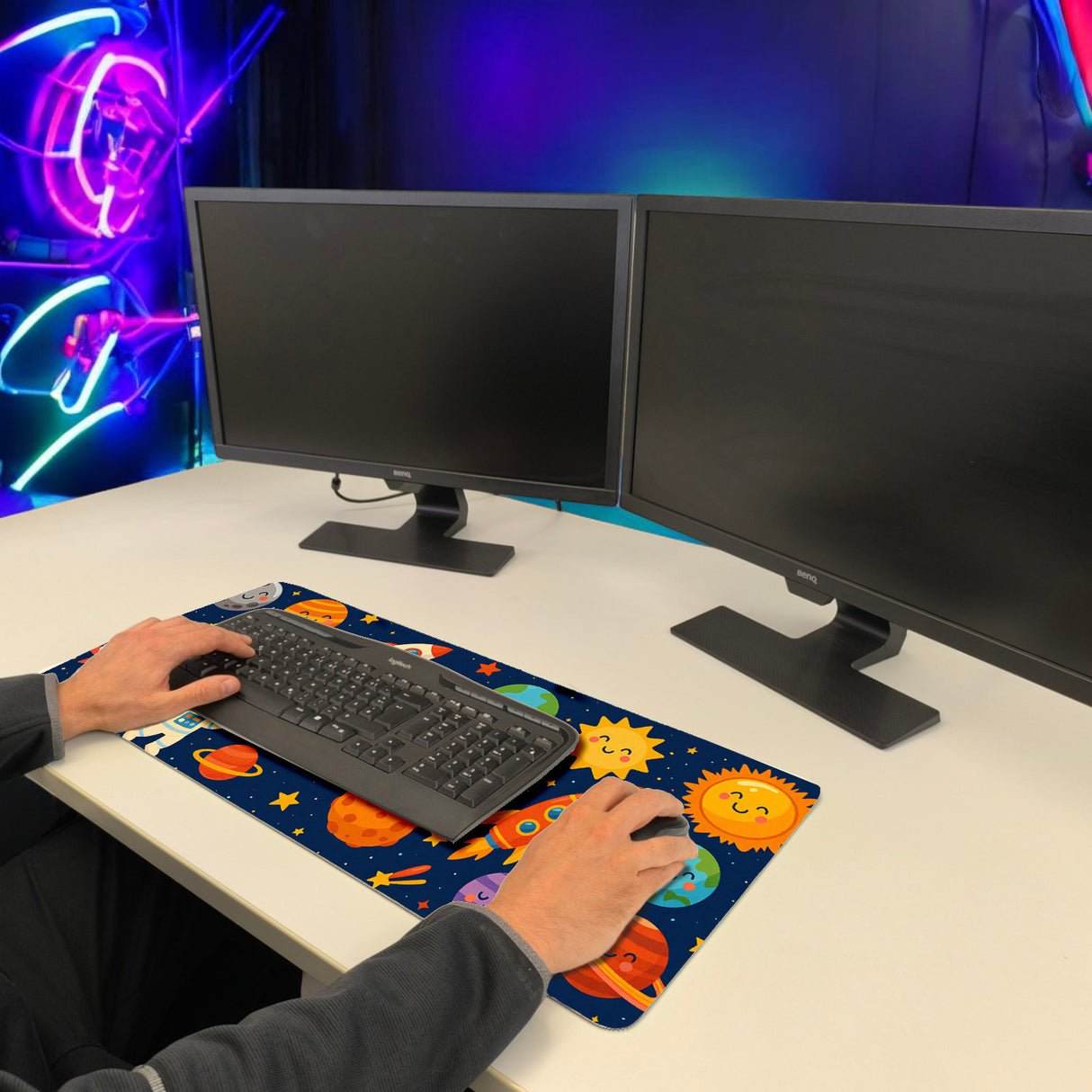 Weltraum Cartoon Astronauten Schreibtischunterlage 69x31cm XXL Mauspad für Kinder