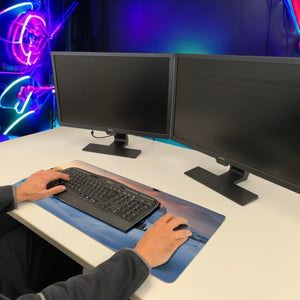 Winterliche Berglandschaft Schreibtischunterlage 69x31cm XXL Mauspad mit Sonnenuntergang