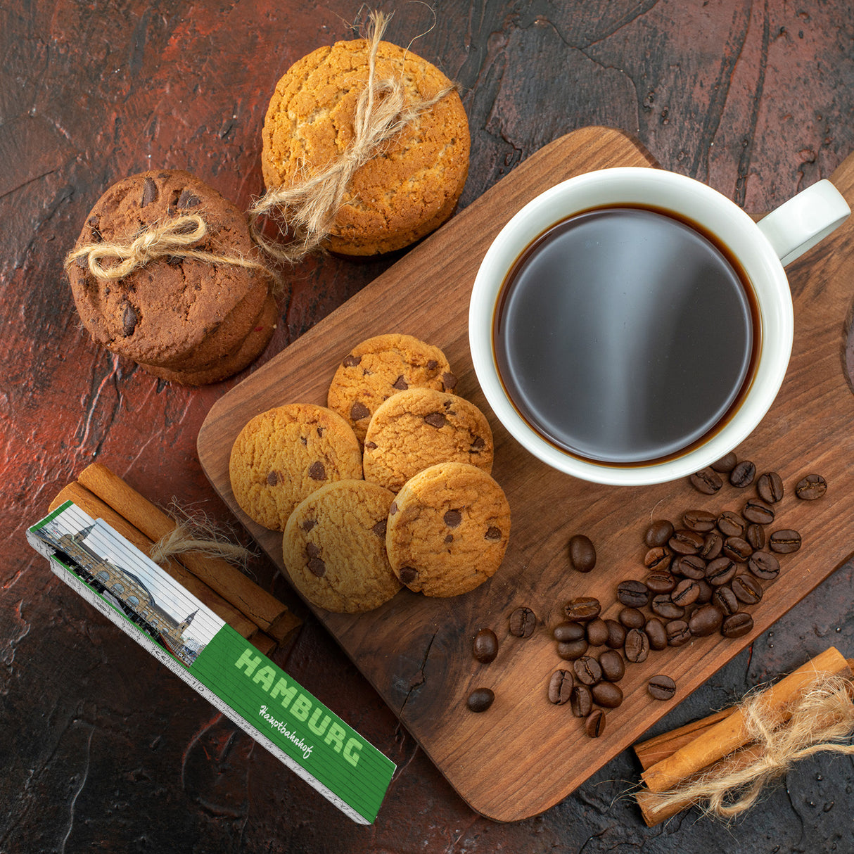 streetline Hamburg Hauptbahnhof Meterstab aus Holz