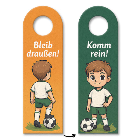Junge mit Fußball Bleib draußen! Komm rein! Türhänger