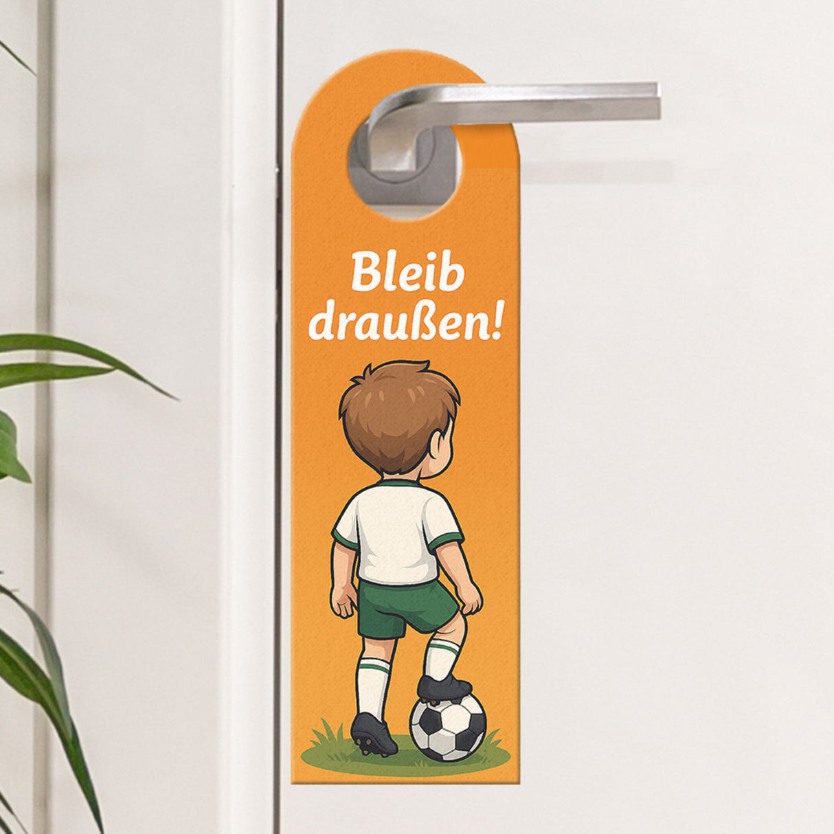 Junge mit Fußball Bleib draußen! Komm rein! Türhänger