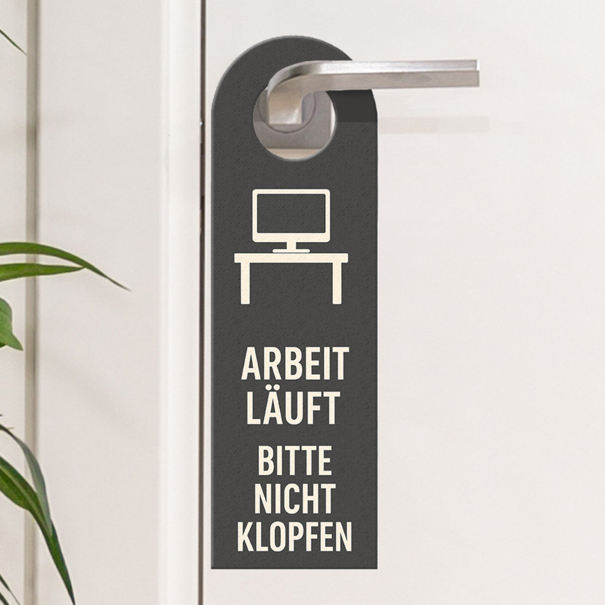 Arbeit läuft Feierabend willkommen Türhänger Computerbildschirm Sofa