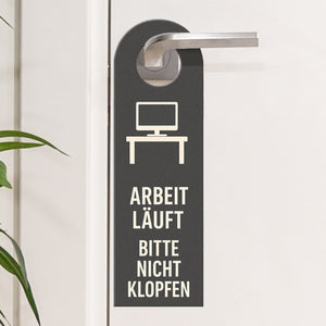 Arbeit läuft Feierabend willkommen Türhänger Computerbildschirm Sofa