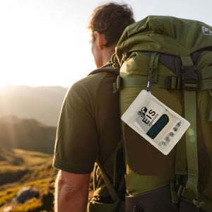 Wanderer auf Waldpfad Eishandtuch - Frische Luft Freier Kopf