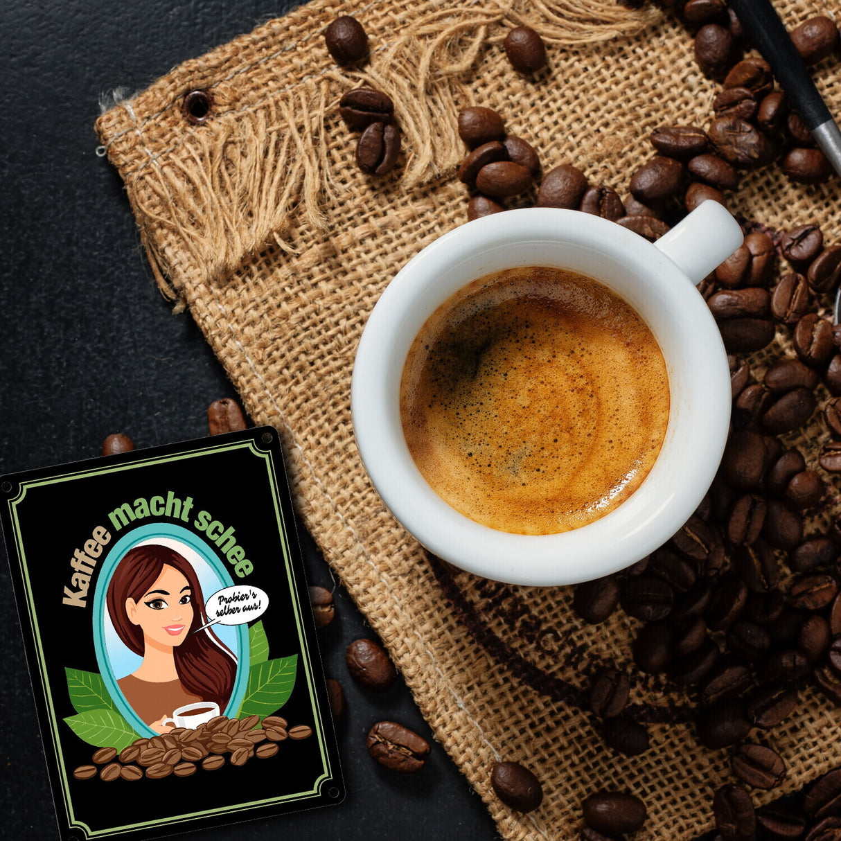 Frau im Spiegel Metallschild in 15x20 cm mit Spruch: Kaffee macht schee. Probiers selber aus!