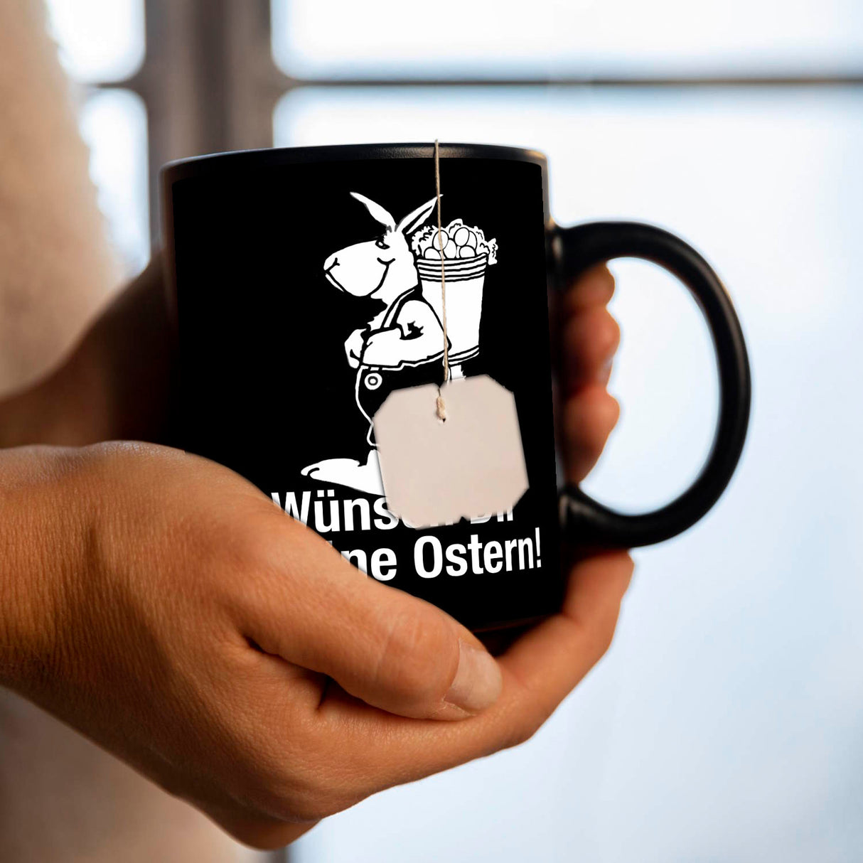 Osterhase Tasse in Schwarz mit Spruch: Wünsch dir schöne Ostern!