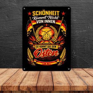DDR - Schönheit kommt aus dem Osten Metallschild in 15x20 cm