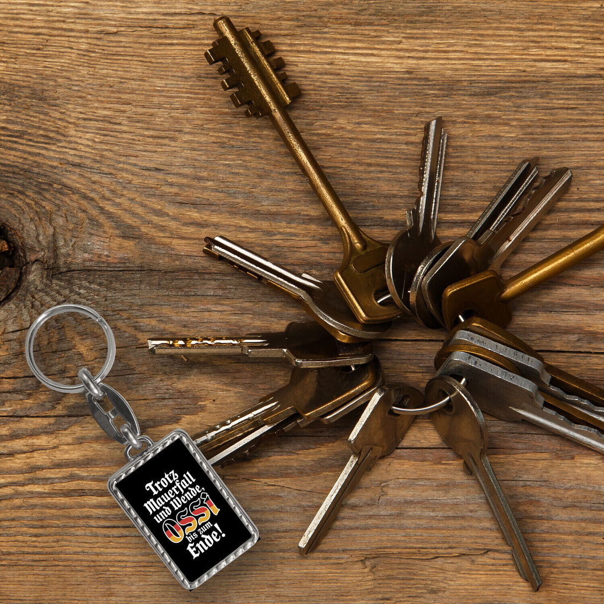 Ossi bis zum Ende Schlüsselanhänger mit Ossi-Spruch