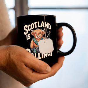 Scotland is calling! Tasse mit Highland-Kuh-Motiv
