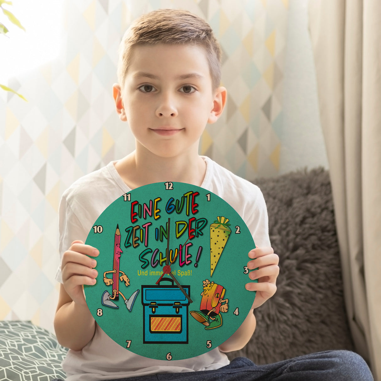 Schulkind Wanduhr mit Spruch: Gute Zeit und viel Spaß!