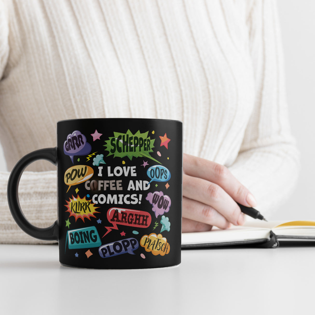 Comic Tasse in Schwarz mit Spruch: Love Comics and coffee