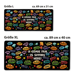 Comic Schreibtischunterlage 69x31cm XXL Mauspad mit Spruch: Comic Fan is sitting here!