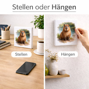 Capy Moments Capybara am Fluss Holzbild in 10x10 cm zum Stellen oder Aufhängen