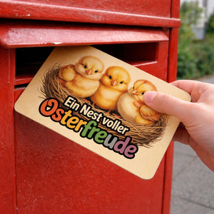Oster-Küken Postkarte aus Holz Ein Nest voller Osterfreude