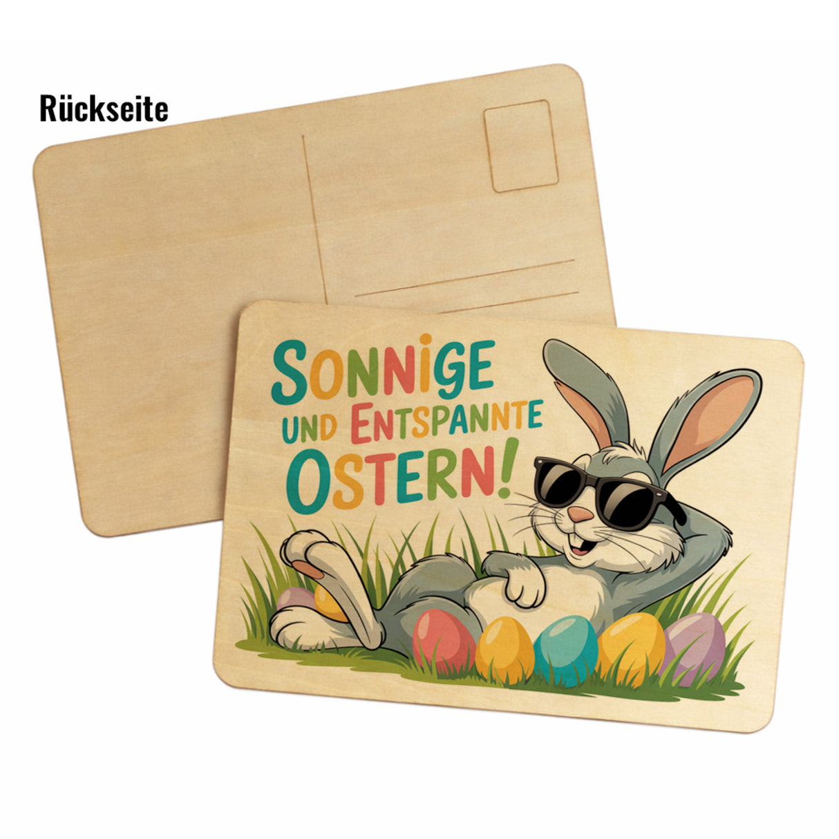 Cooler Osterhase Postkarte aus Holz Sonnige und entspannte Ostern