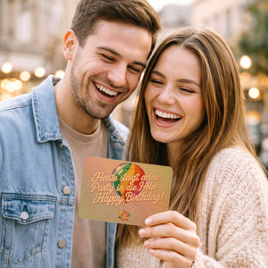 Regenbogenballon Postkarte aus Holz Heute steigt deine Party
