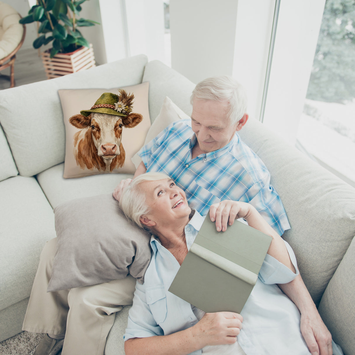 Kuh mit alpenländischem Trachtenhut Kissen