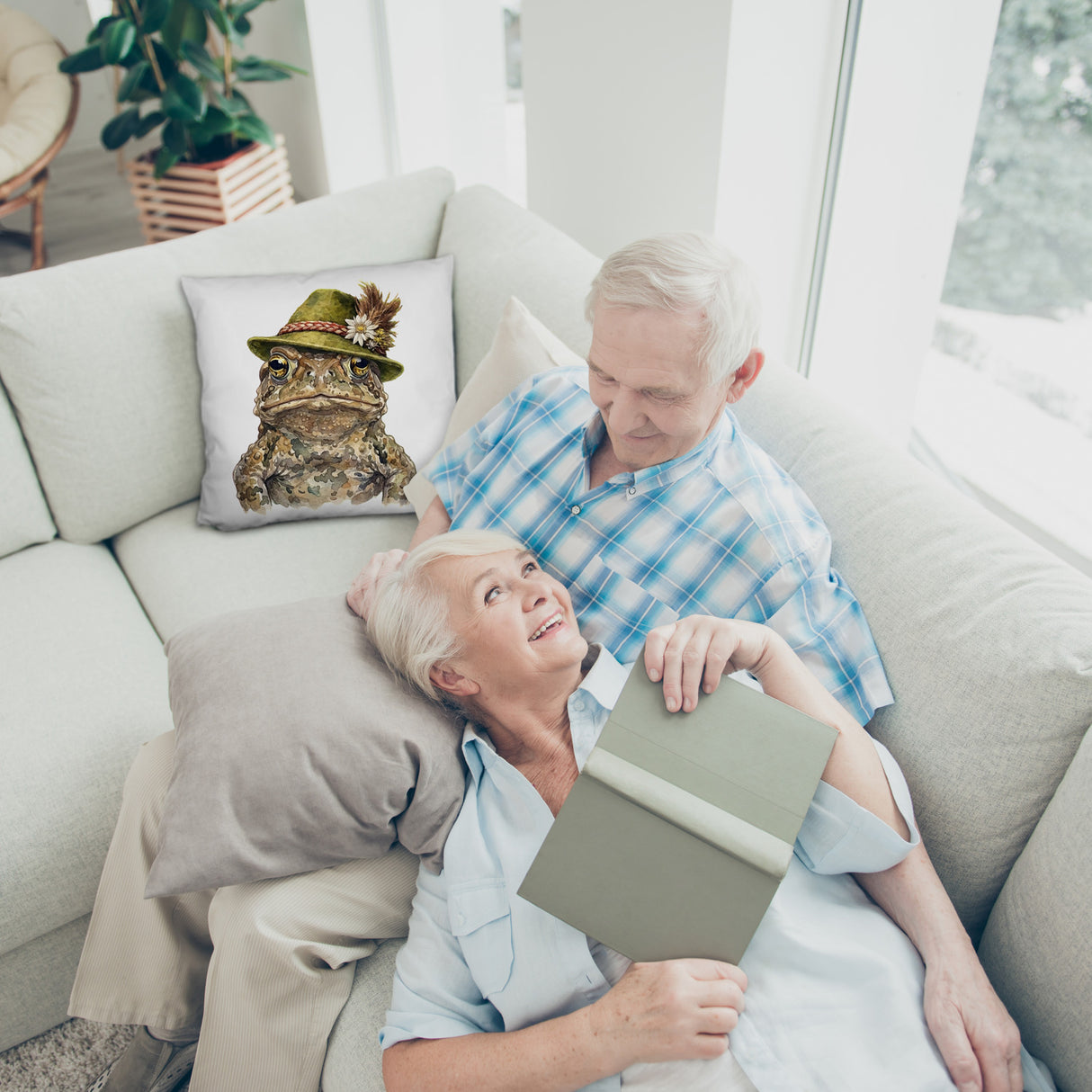 Erdkröte mit alpenländischem Trachtenhut Kissen