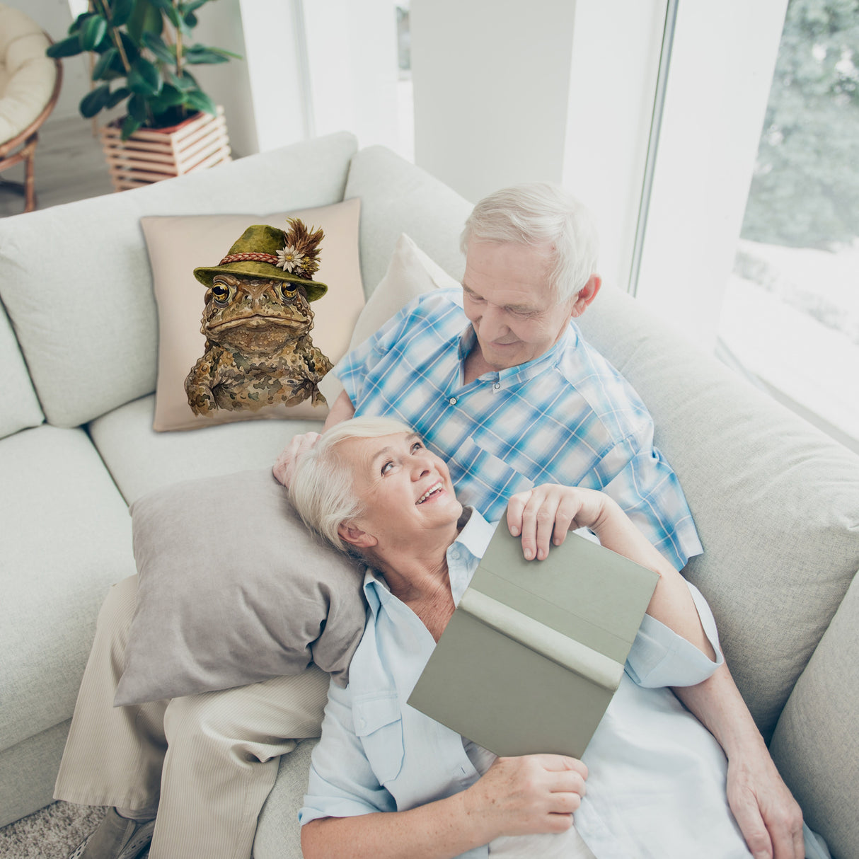 Erdkröte mit alpenländischem Trachtenhut Kissen