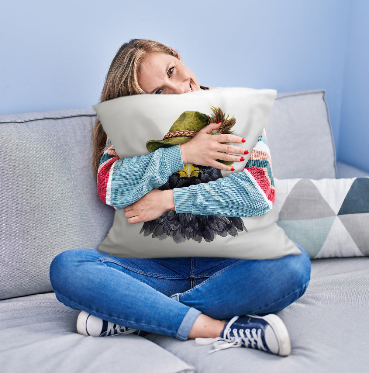 Alpendohle mit alpenländischem Trachtenhut Kissen