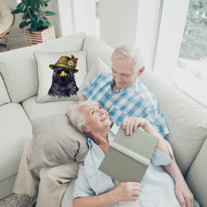 Alpendohle mit alpenländischem Trachtenhut Kissen