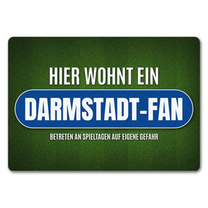 Hier wohnt ein Darmstadt-Fan Fußmatte ohne Rand mit Rasen Motiv