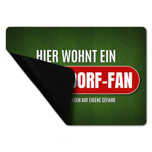 Hier wohnt ein Düsseldorf-Fan Fußmatte ohne Rand mit Rasen Motiv