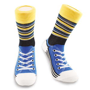 Sneaker mit Ringelstrümpfen Socken in 41-45 im Paar